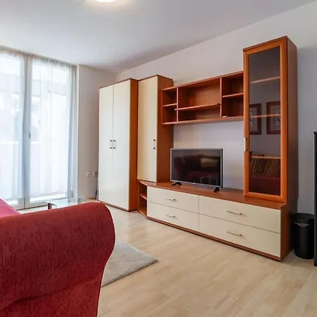 F&l-next To Old Town Apartamento Split
